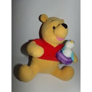 Vintage 2000  Fisher Price Winnie the Pooh‎ Holding Bird that sings